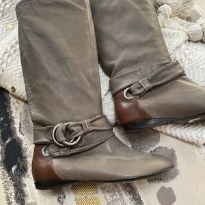 Taupe boots, new, with out tags